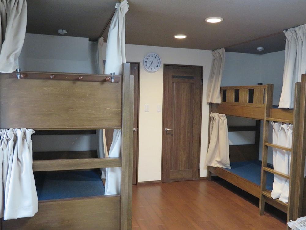 Azalea - Hostel