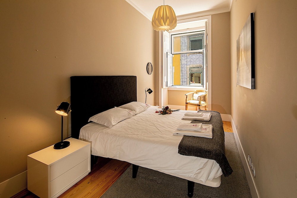 Baixa Apartment by Les Deux Mariettes