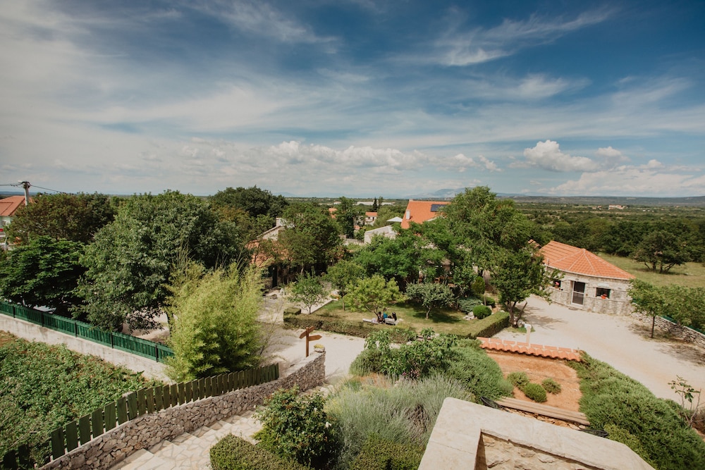 Kalpić Suites & Villa