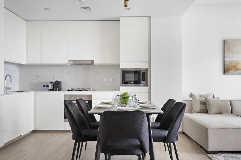 Amazing 2br With a Lagoon View in Creek Harbour