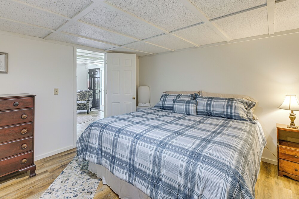 Explore Coastal Maine! Cozy Apt w/ Yard & Garden