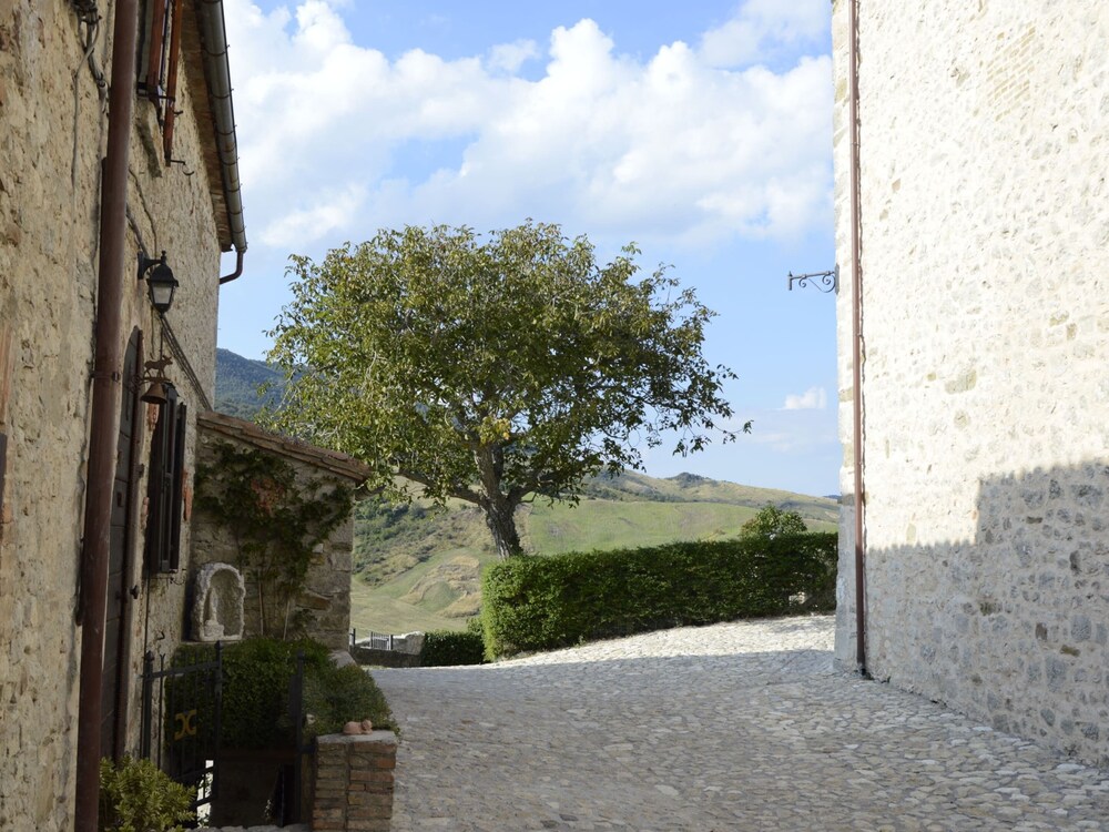 Belvilla by OYO Castello Fatato Sogni photo 4