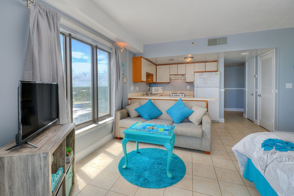 The Palace Resort by Elliott Beach Rentals