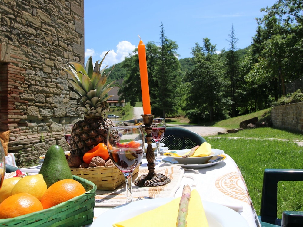 Property With Swimming Pool, Spacious Garden, Private Terrace and Views