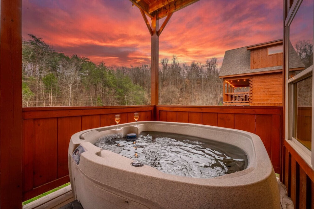Couples Refuge by Ghosal Luxury Lodging