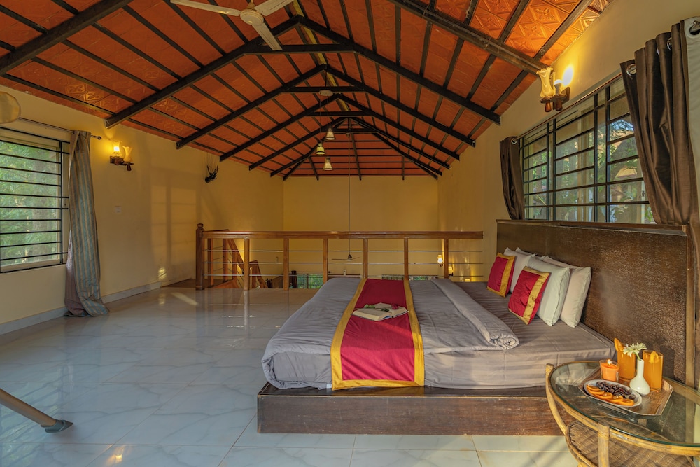 Q swarga Retreat