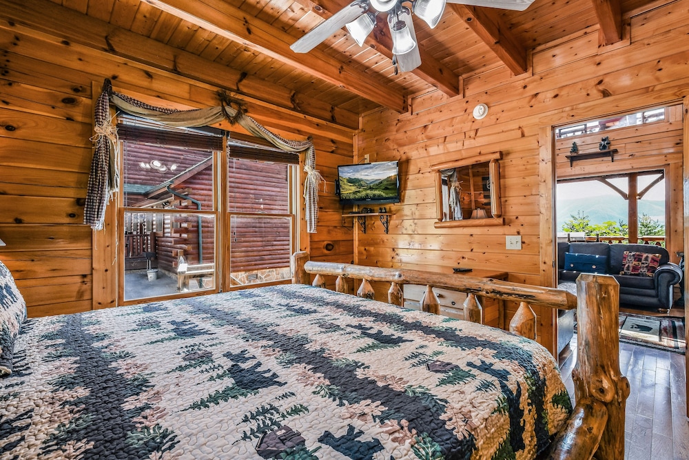Extravagant View 3 Bedrooms 3 Bathrooms Cabin
