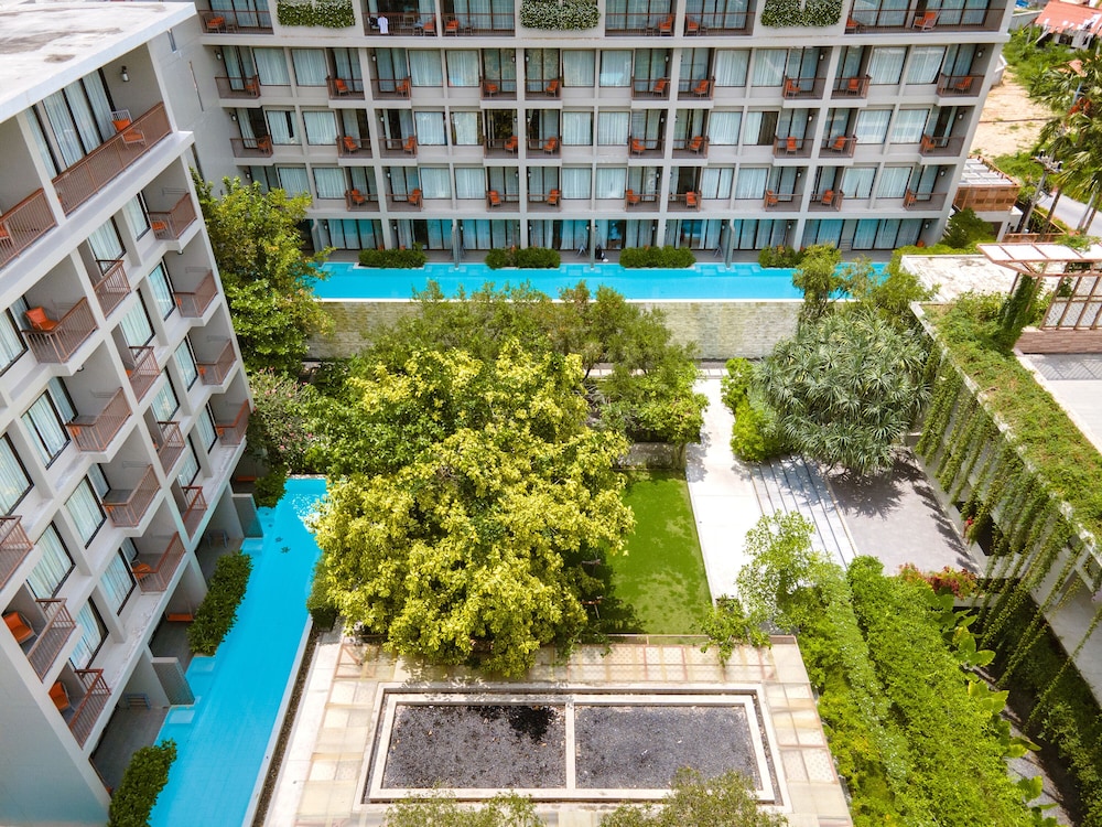 Hotel Proud Phuket - Image 1