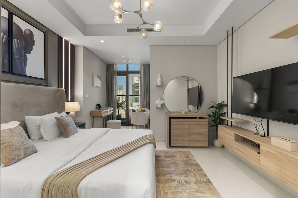 Gogoto LUX Burj View Spacious