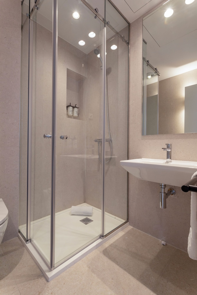 Uma Suites O'Donnell photo 3