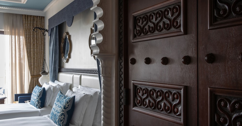 Jumeirah Al Qasr Dubai - Image 5