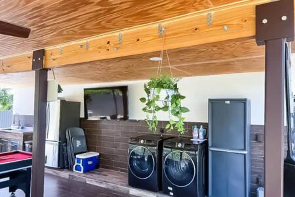 Modern Lux Home 3BR 2BA With Heated Pool