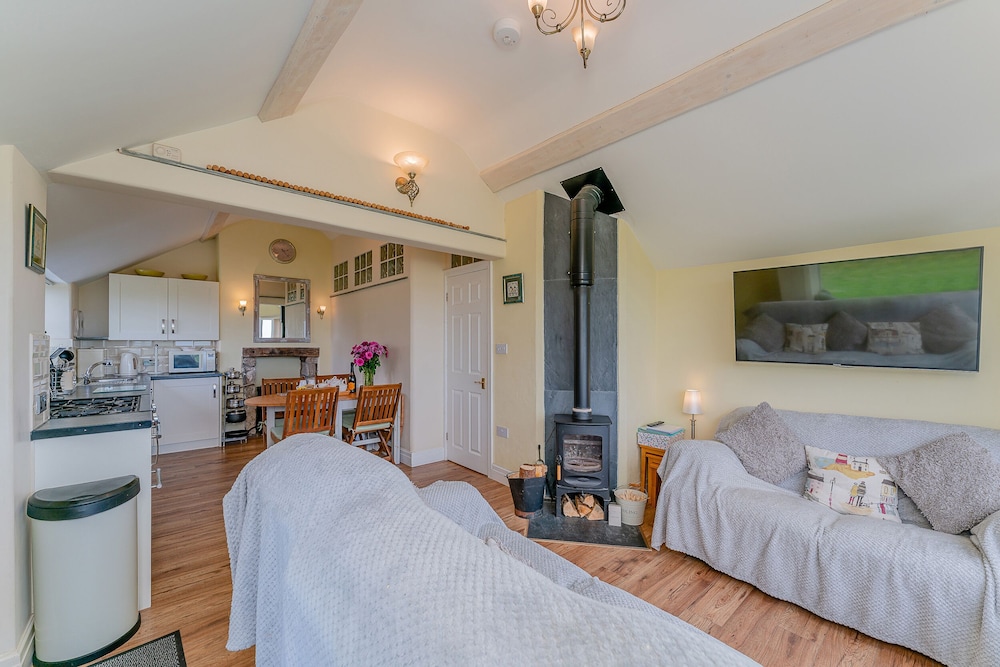Crown Cottage