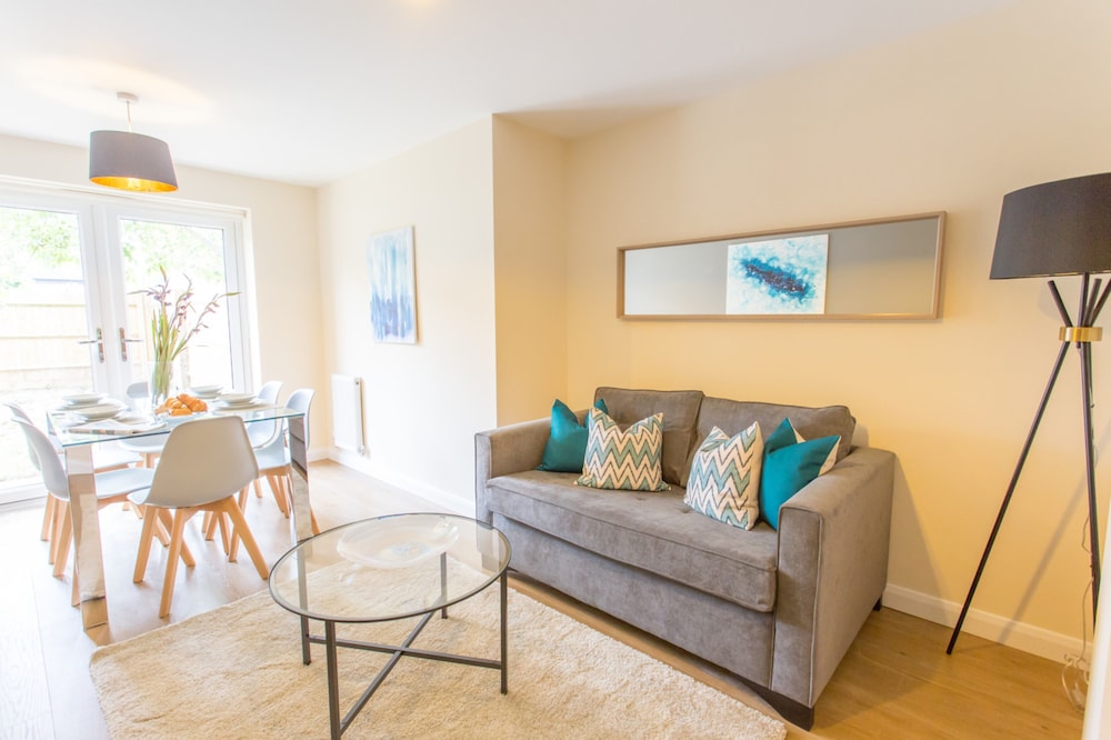 Oxford Vacations - Razia Apartments - Property Image 24