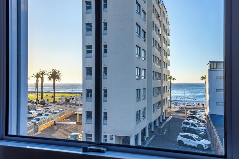 Sea Point View 3bed Apartment Cornerstone Place