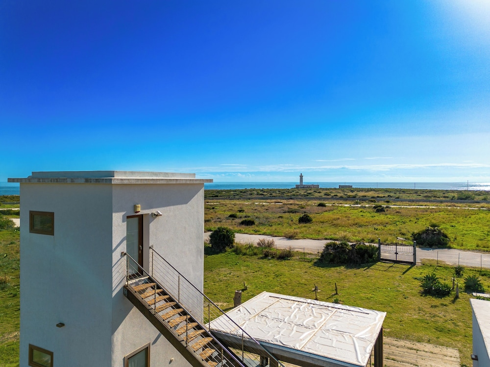 Casa Faro del Plemmiro con Jacuzzi by Wonderful Italy