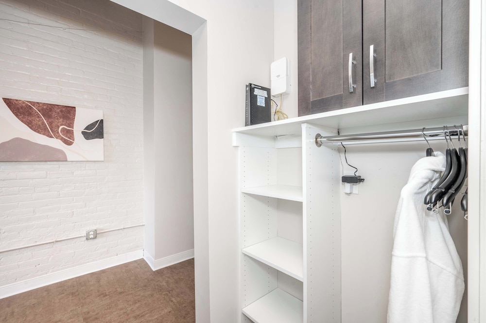 The 333 Suites 204 Stay for 2
