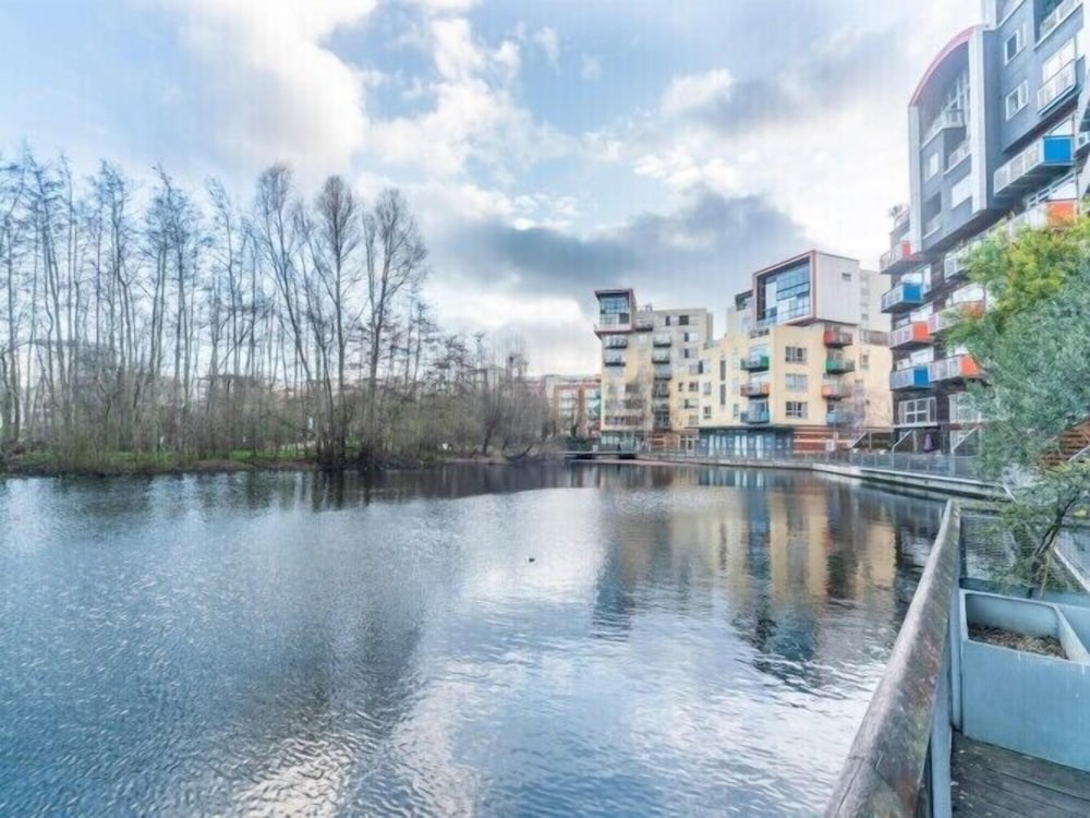 Riverside Stunning Flat In London Close To The O2