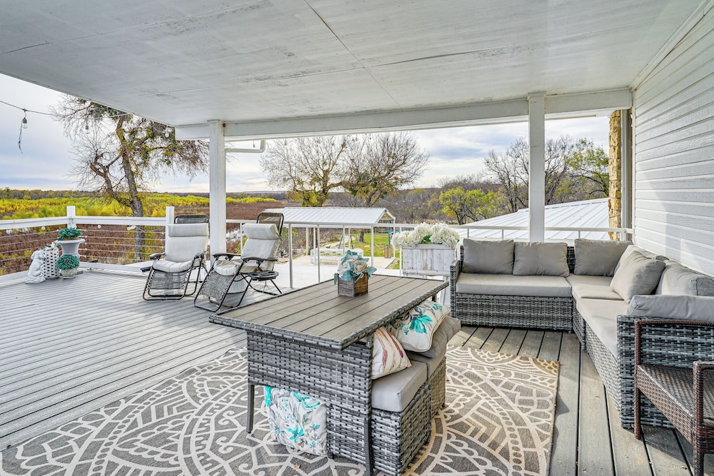 Lakefront Runaway Bay Retreat w/ Private Dock