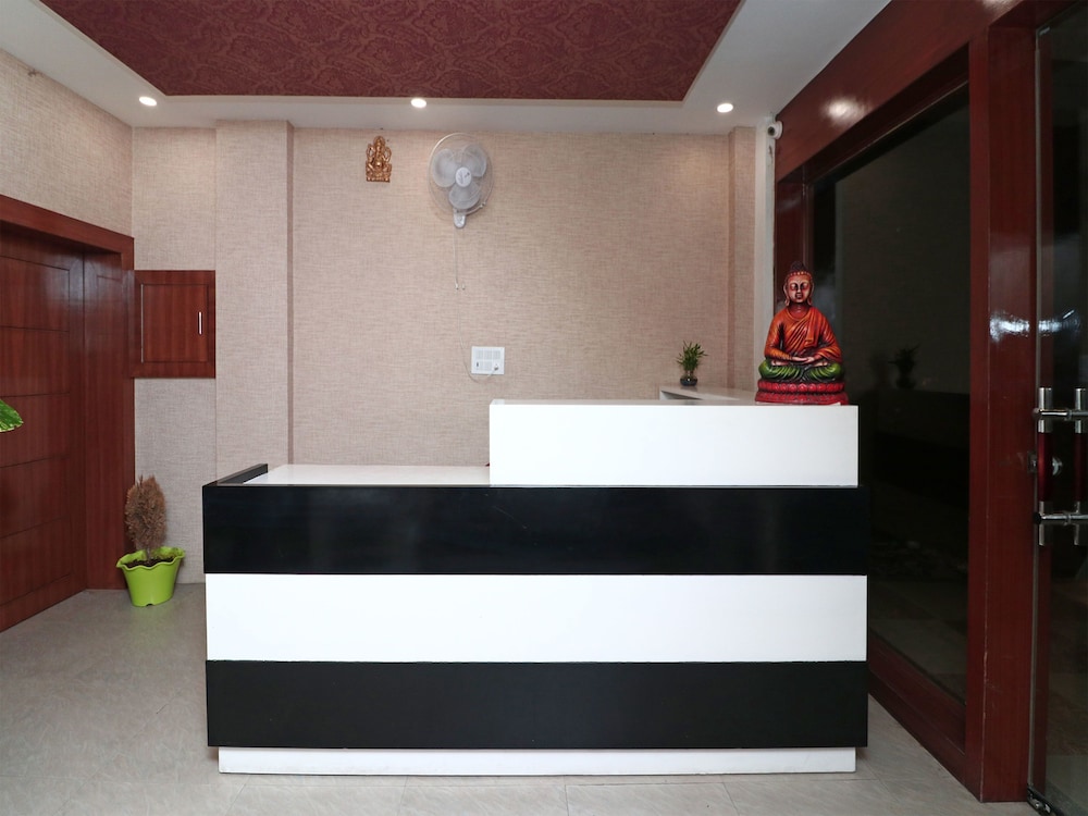 OYO 16678 Rohtak Palace view 2