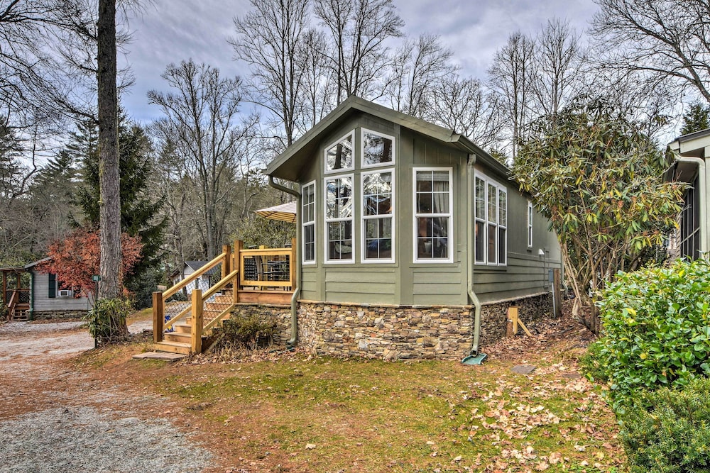 'the Cubs Den' Woodsy Highlands Home: Hike & Ski! view 2