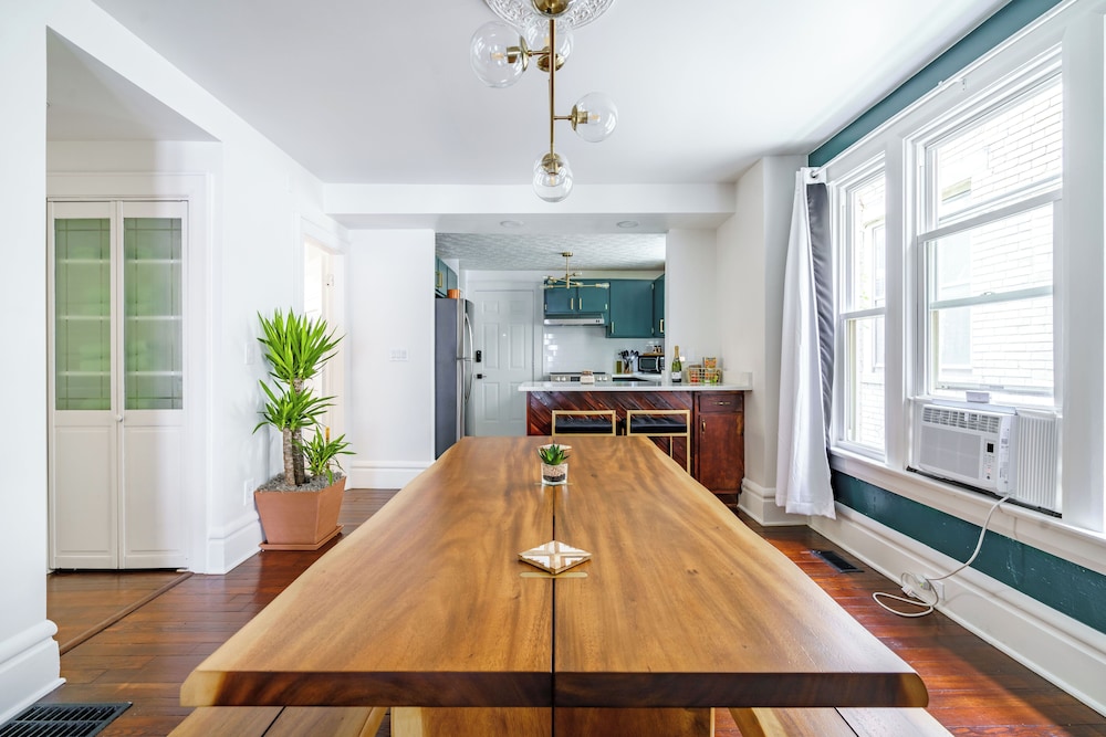 Jungle House Boutique Suites – Short North & Convention Center