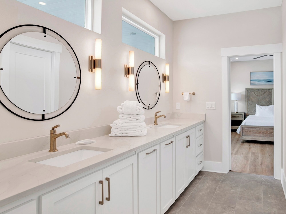 Navarre Dreams by Southern Vacation Rentals