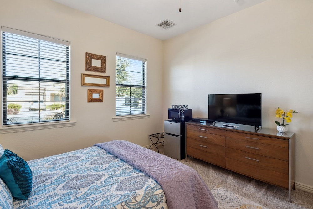 Elm Casita Apts by RedAwning view 5