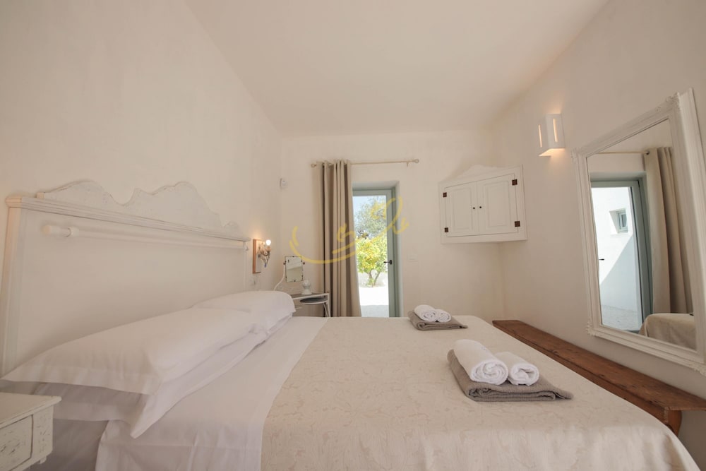 TD Marl Luxury Trulli Experience w Stunning Pool