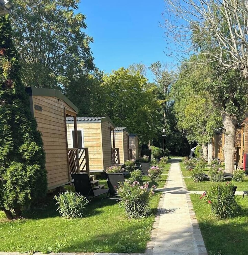 Camping Ile du Roi view 2