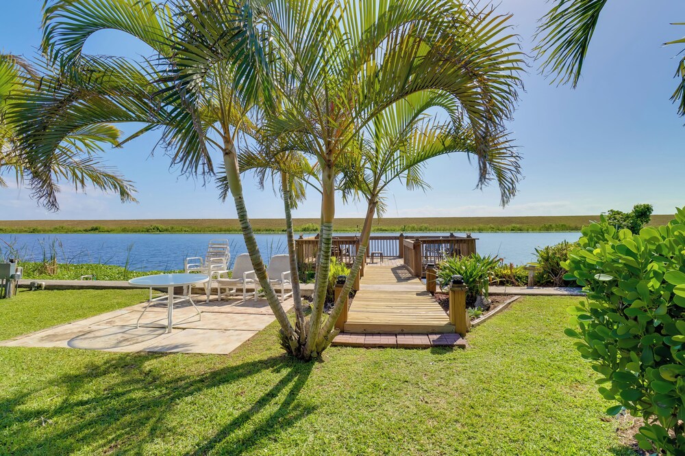 Access to Lake Okeechobee: Cabin w/ Perks!