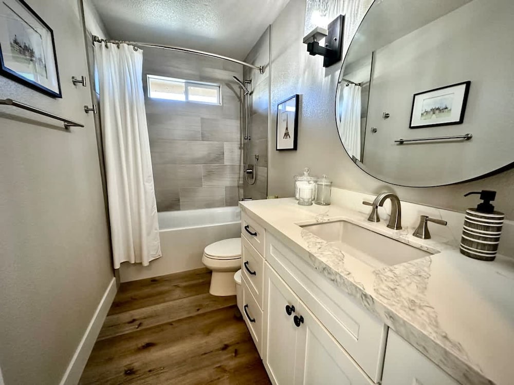 Crestview Oceanside - Family-friendly Private Yard