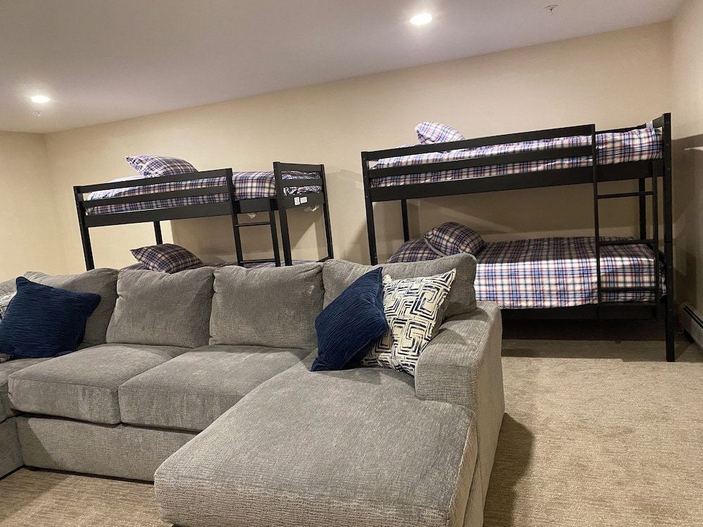 Spacious Sugarloaf Condo