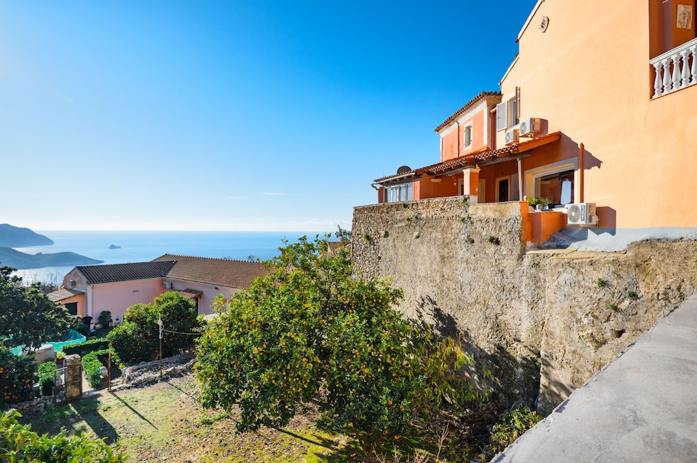 Loris Residence in Ionian Islands