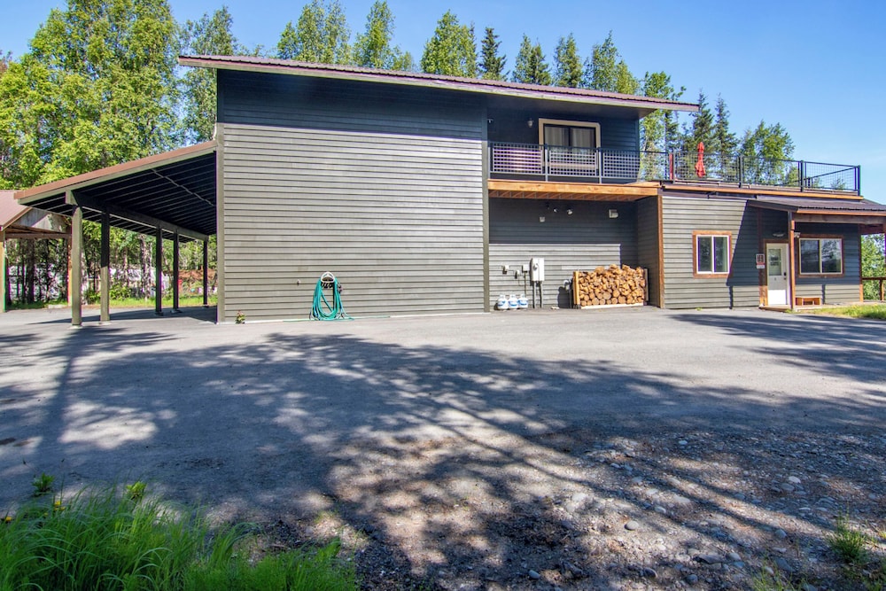 River Views & Fire Pit: Cozy Soldotna Apartment!