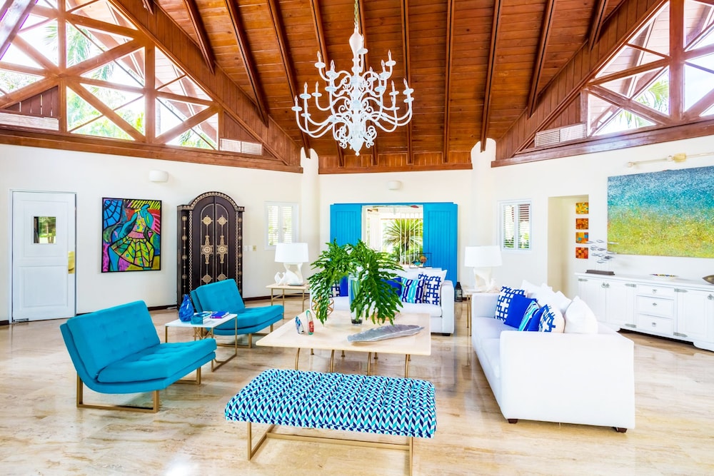 Unlimited Luxury Laureanne's Villa