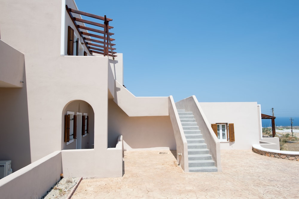 Moonlight Apartments & Suites