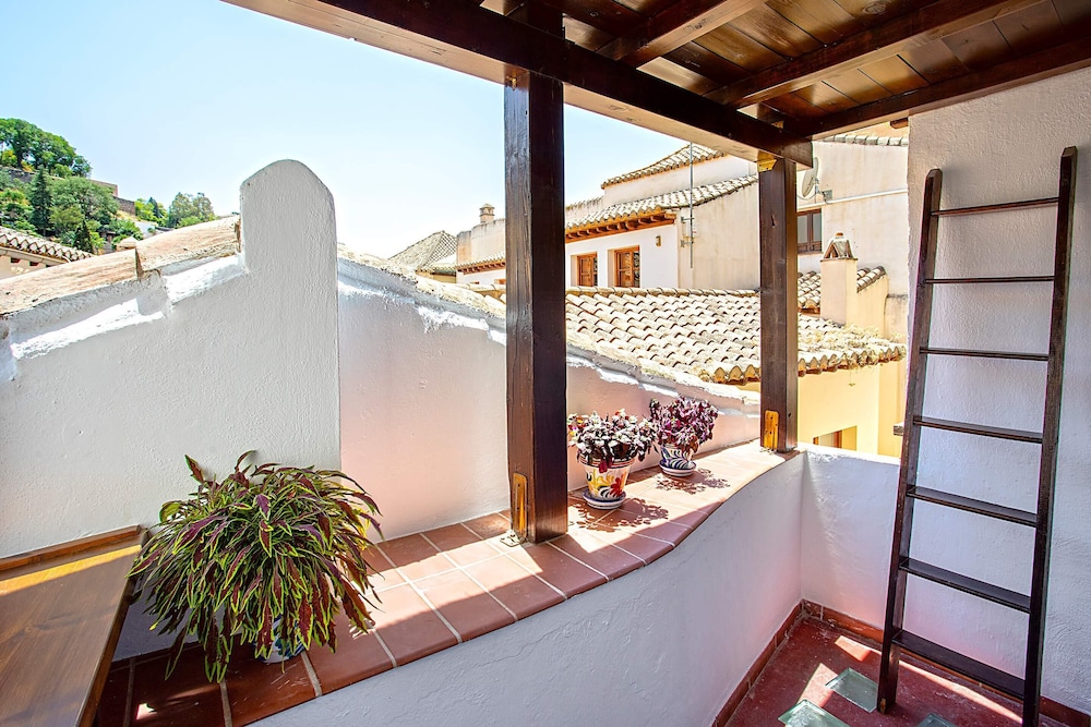 Luxury House in Granada Center. Reyes II