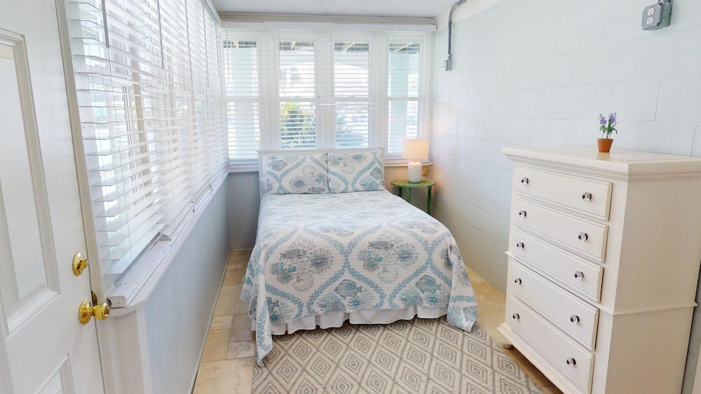 Peach on the Beach by Tybee Vacation Rentals