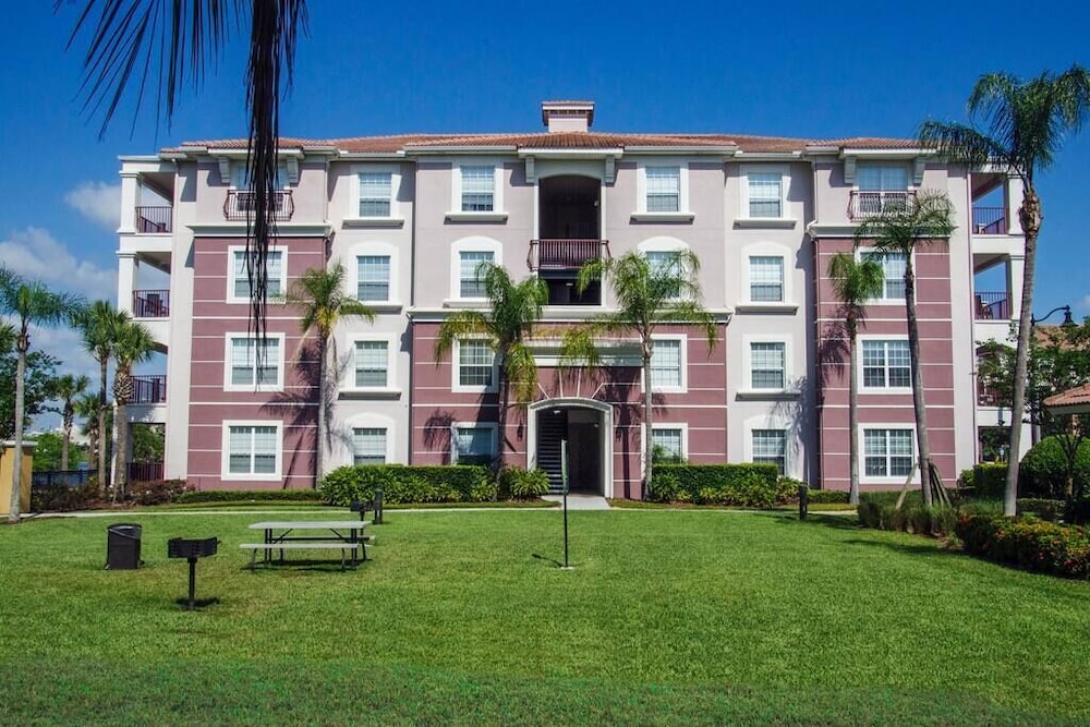 Spacious and Modern Townhome! Close to Attractions and Conventions Center! 3vc5014-10