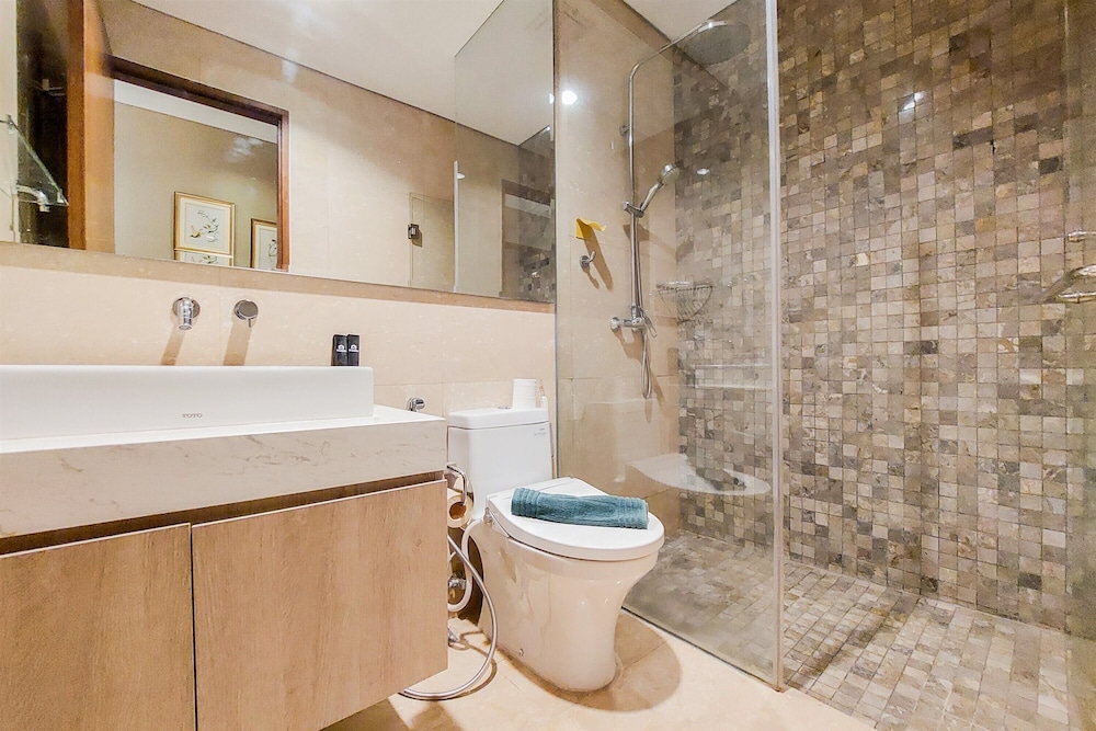 Stylish and Luxury 2BR Apartment in Veranda Residence Puri view 5