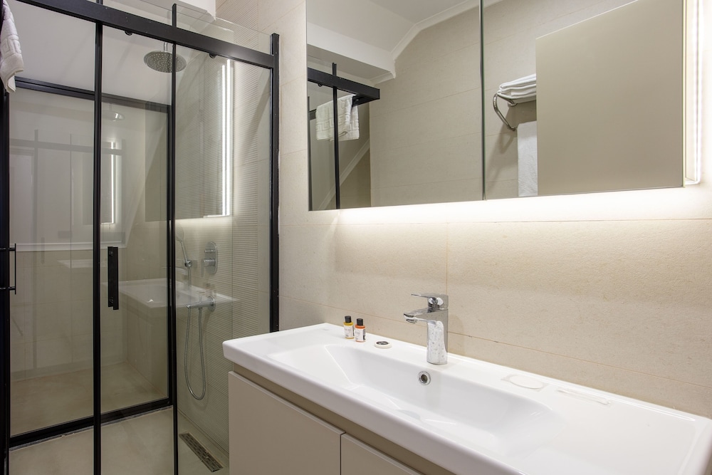 Loovox Suites