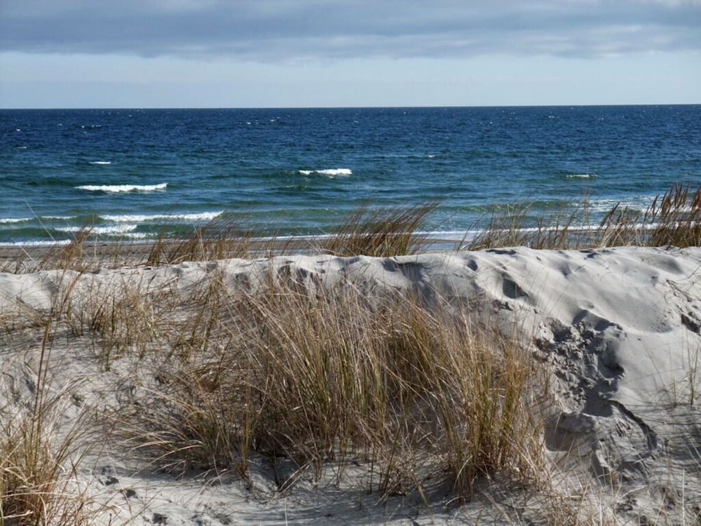 Sea View E&J Paul Comfortable Vacation Home