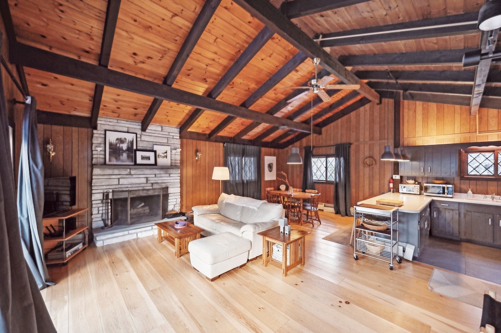 Charming Alpine Retreat Near Attitash Ski Mountain 3 Bedroom Chalet