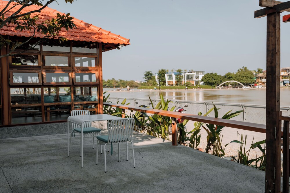 Hue Riverside Villa