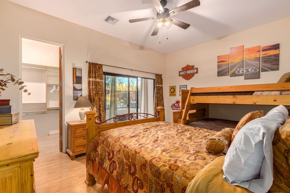 Desert Foothils Rustic Resort Oasis w Pool Spa