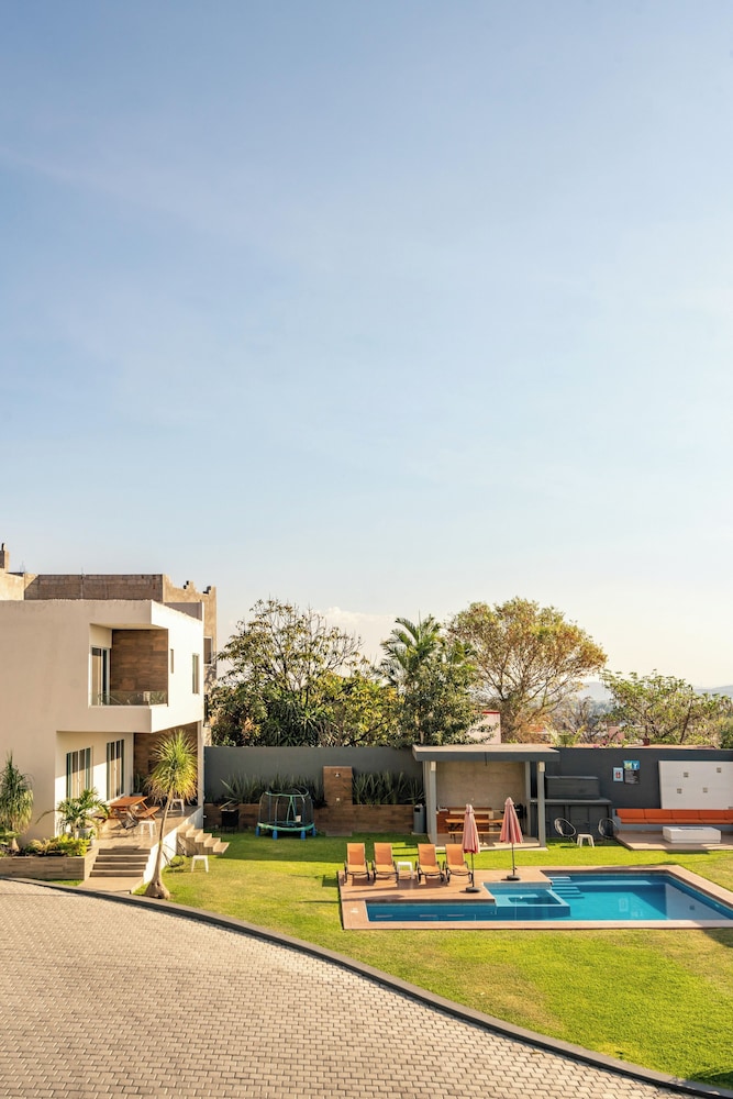 Loft with Pools and Rooftop Sky Bar