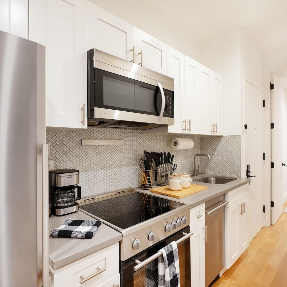 1290-13 Newly Renovated 2 Bedrooms in UES