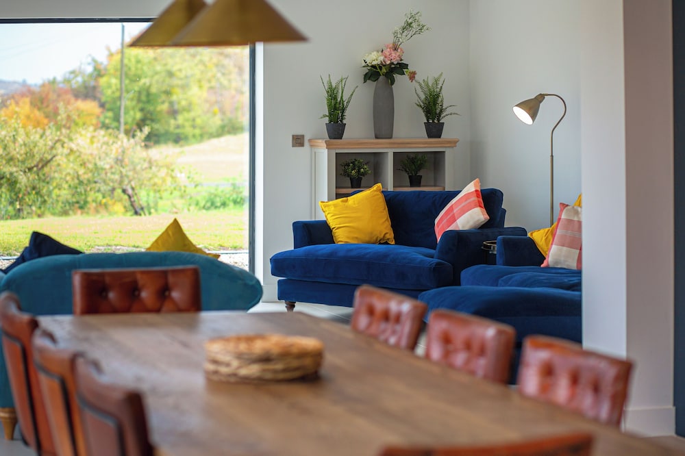 Beautiful Barn Conversion-Escape for 12