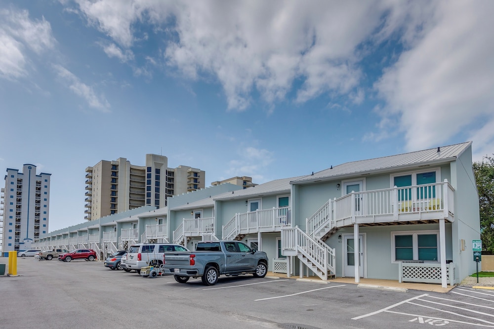 Walk to Orange Beach: Family Condo w/ Patio
